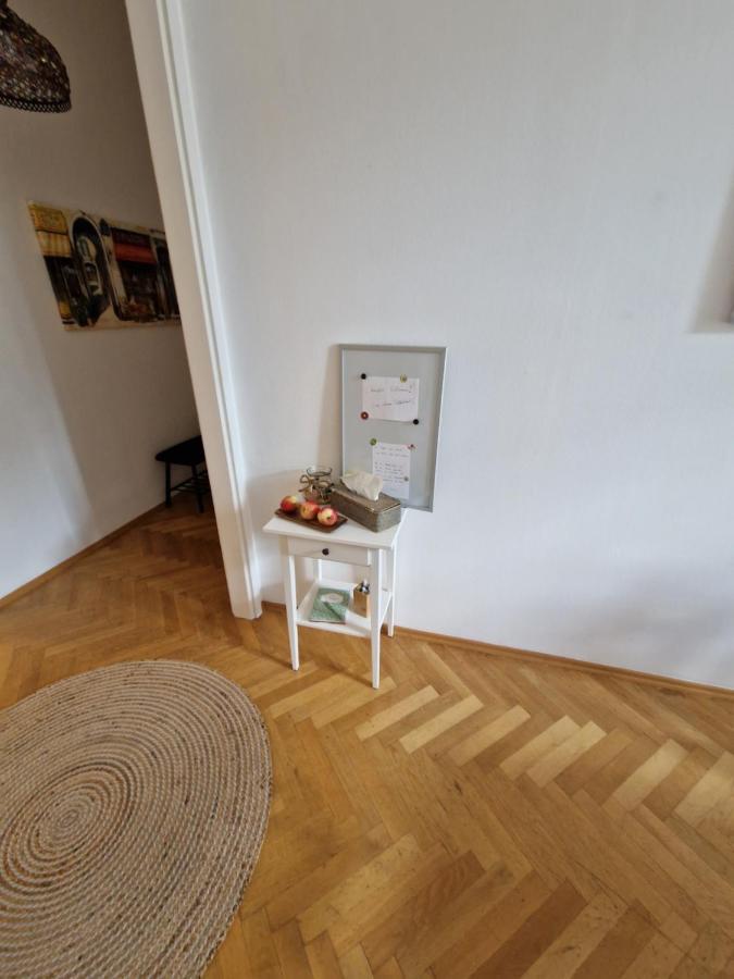 Entzueckendes Apartment Im Zentrum กราซ ภายนอก รูปภาพ
